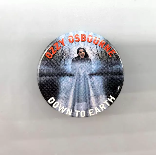 OZZY OSBOURNE Coming Down to Earth 10/16/2001 1.25" Pin Pinback Button Ozzie