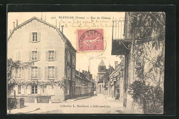 CPA Bleneau, Rue du Chateau, vue sur l'Église 1907