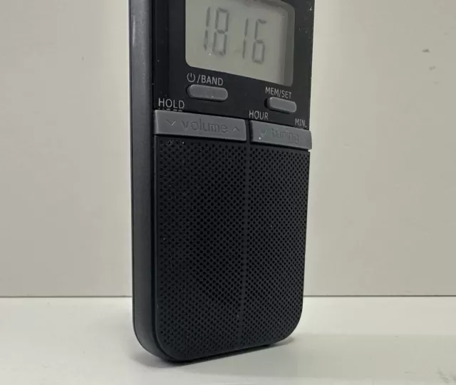 Pocket Radio Transistor Brandt Model :  BR100D radio portable  de survie 3