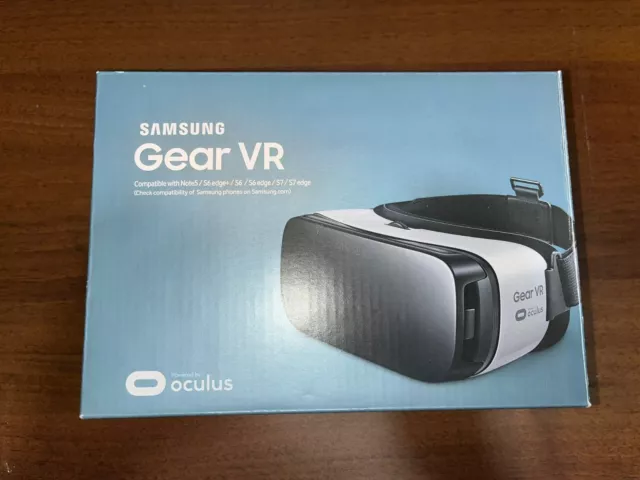 Samsung Gear VR aperto mai usato, con dentro pellicole di fabbrica su lenti.