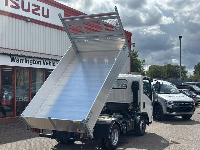 ISUZU GRAFTER 2026 N35.125 TWIN WHEEL TIPPER £33,495.00 - PicClick UK