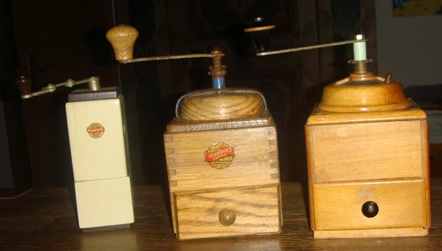 3x alte Holzkaffeemühle / Kaffeemühle mit Handkurbel / Moccamühle / LEINBROCK´s