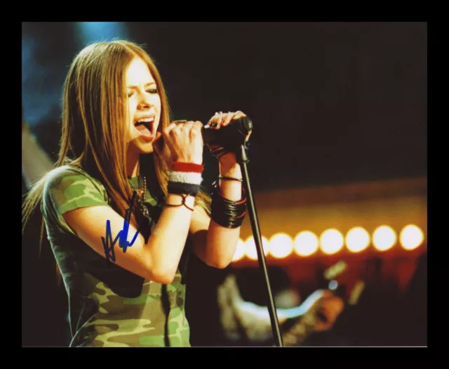 Avril Lavigne Autograph Signed & Framed Photo