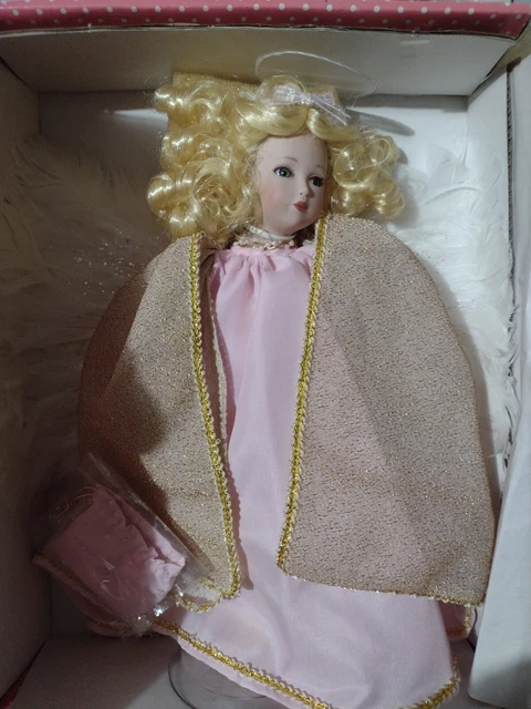 Paradise Galleries Treasury Collection Premiere Edition Darla The Dream Angel
