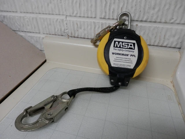 Msa Workman Pfl Rectracting Web Lanyard Snap Hook Carabiner 11-12 Foot Pre-Owned