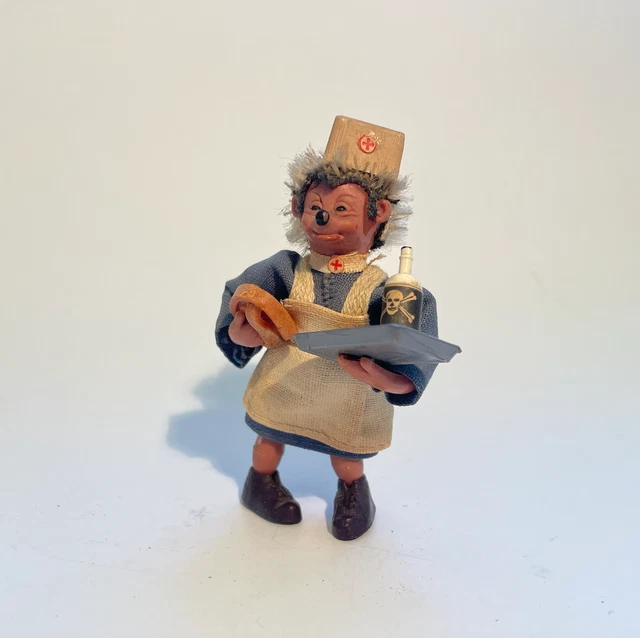 Ancien jouet figurine BD Peter Mecki Autriche 1950 bergère hérisson TBE cloche