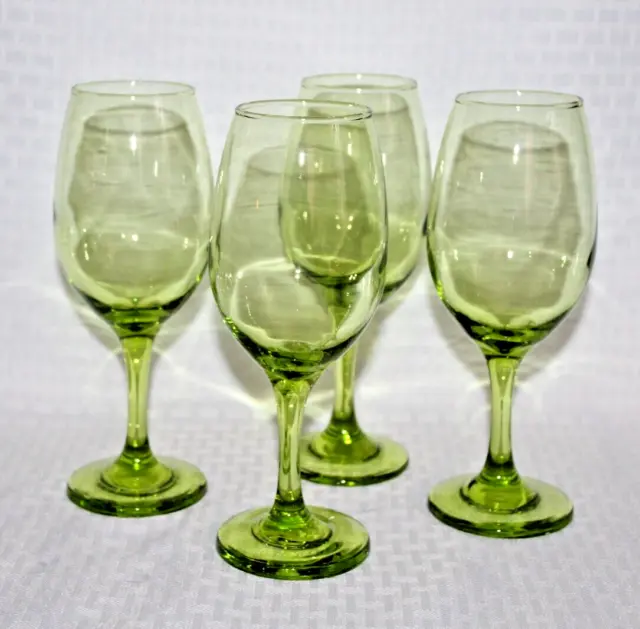 VTG  Lime Green Glass Stemmed Glasses Set of 4