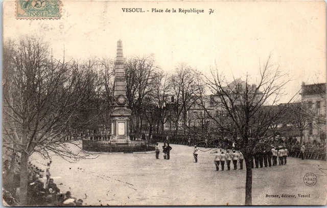 70 VESOUL - ceremonie, place de la republique -
