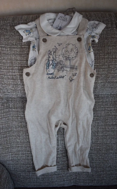 Tu Peter Rabbit Set Dungarees Bambini - Età 6-9 mesi - Nuovo con etichette