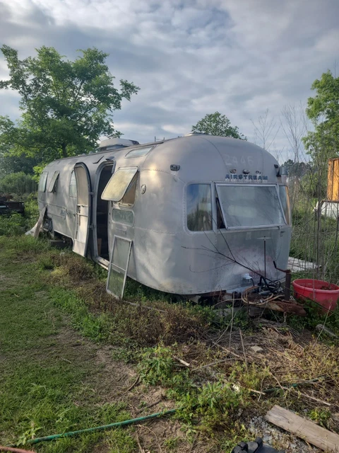 International airstream camper for repair