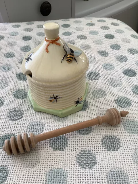 Honey Pot Crown Devon and Ornate Wooden Stirer
