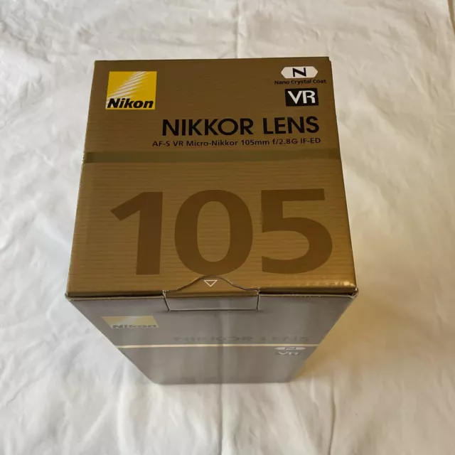 Nikon AF-S Micro Nikkor 105mm f/2.8 G ED VR excellent condition original box