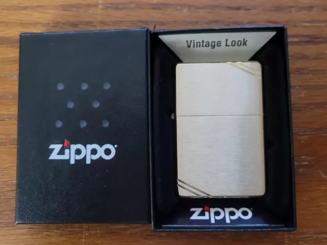 2021 Zippo Lighter Brushed Brass Vintage Look With Slashes