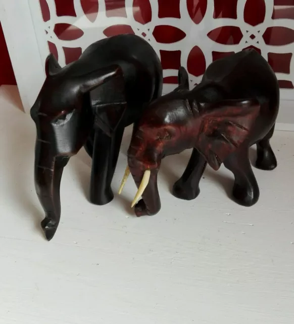 Lot de 2 Éléphants en bois artisanale Vintage + cadeau