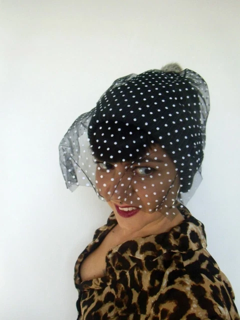 Bonnet en tricot épais avec pompon en fourrure véritable, noir - L'Essentiel par MF