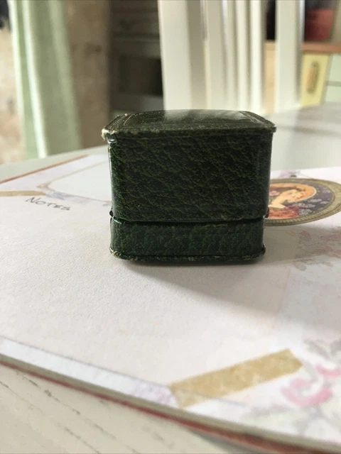 Ancien écrin à Bague En Cuir Blanc - Pour Bijou - Occasion