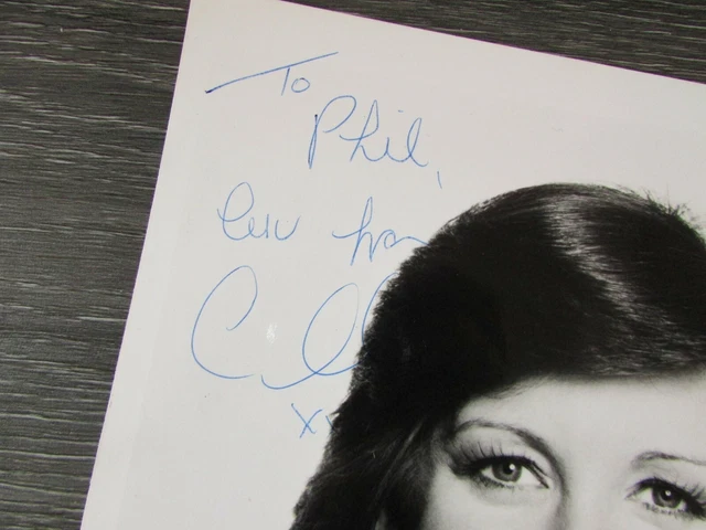 Cilla Black Singer & TV Presenter Original Hand Signed Photo 2