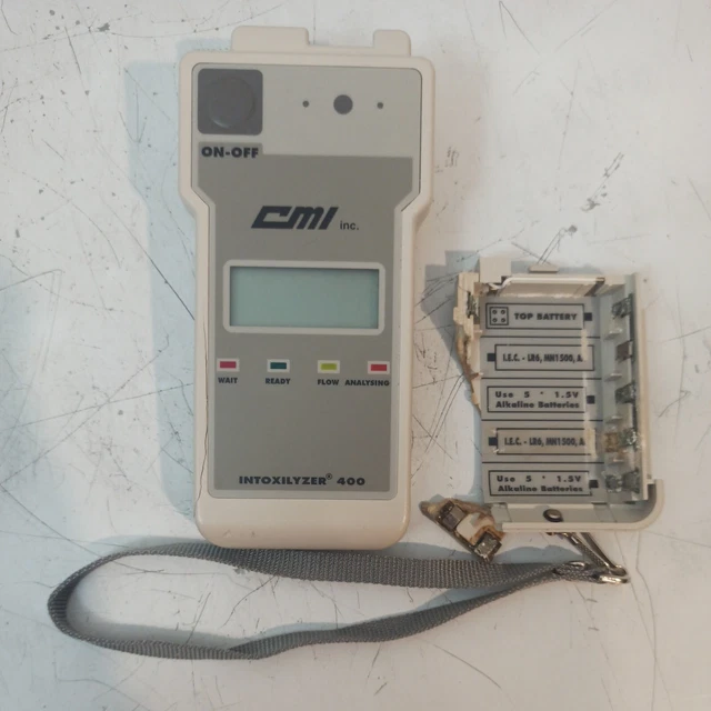 CMI Intoxilyzer 400 probador de aliento de alcohol cubierta de batería rota sin probar para piezas