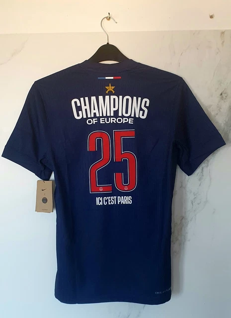 Club : [Exclu] Le maillot pré-match domicile 2018/2019 du PSG en photos