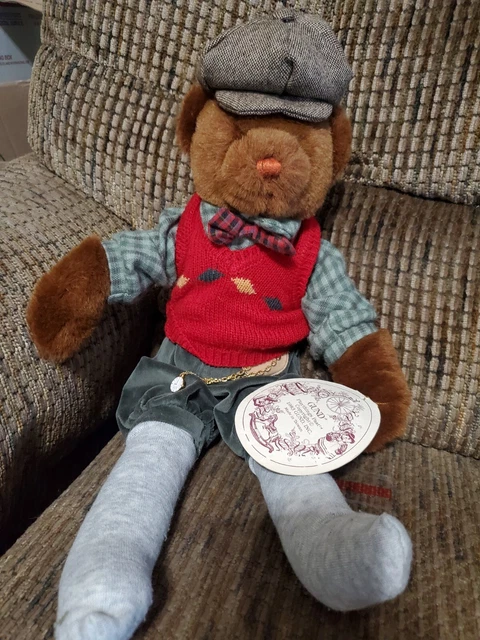 GUND Playthings Past 1983 “Willie” Plush Bear Victorian Bowtie Page Boy w/ Tag