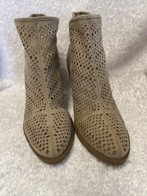 Esprit Kay Block Heel Perforated Tan Faux Suede Ankle Booties 9 1/2 M 2