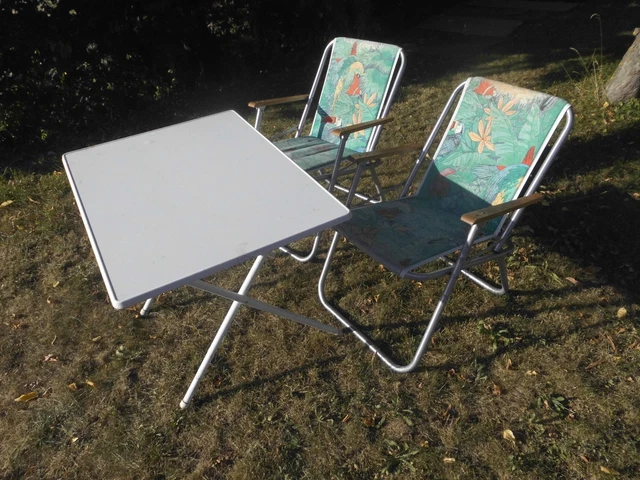 2 X DDR ALU Campingstuhl Klappstuhl mit Armlehnen Camping Vintage + Tisch  EUR 70,00 - PicClick DE