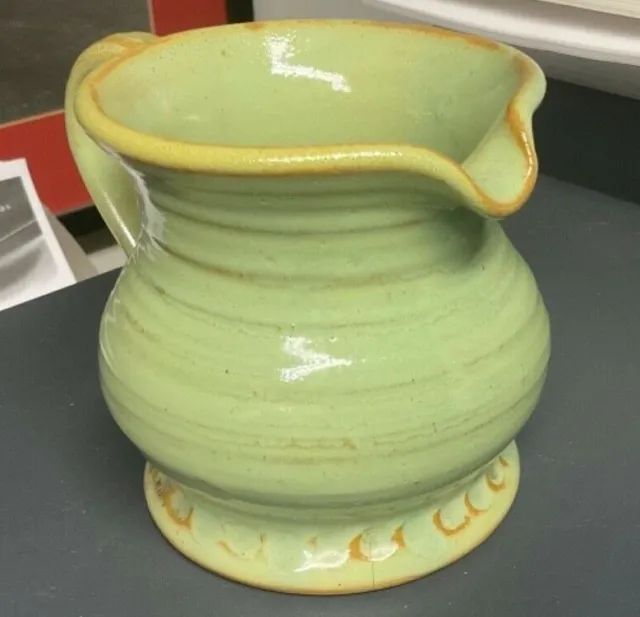 Vintage Studio Keramik Steinzeug Krug neuwertig grün poliert Stil 4 Zoll hoch klobig