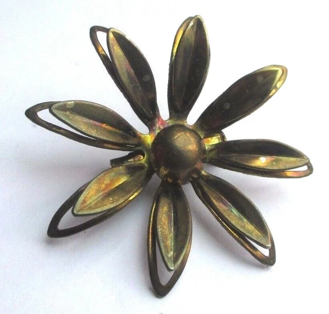 Broche Vintage Fleur En Relief - Couleur Or Poli Brillant - Modèle 3576 - Bijou Ancien Occasion