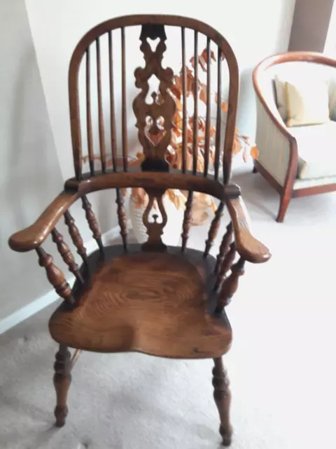 Vintage craftsman made Heavy Windsor Style Elm Wheelback Elbow Chair