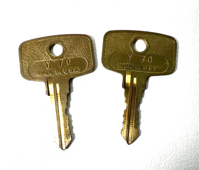 USED PAIR OF Genuine Snap On Tool Box Replacement Keys Number Y70 Y 70