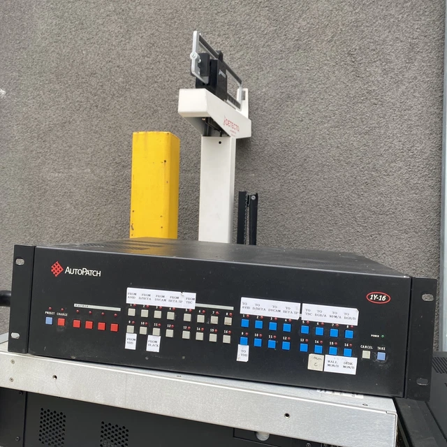 AutoPatch 1Y-16 Distribution Matrix Video Switcher (Untested)