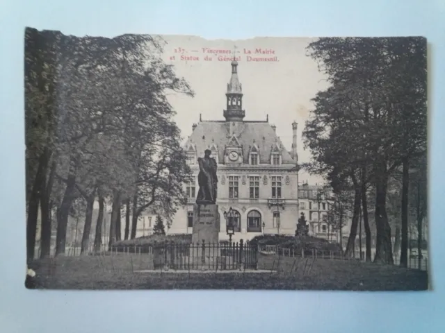 CPA. Vincennes. La Mairie et statue du Général Daumesnil 1909