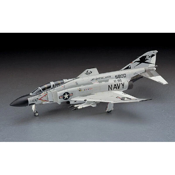Maquette d’avion en plastique USMC F-4J Phantom II « VMFA-333 Fighting