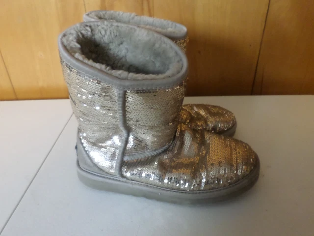 Ugg Classic Short Women's Size 7 Sparkle Sequin Gold Boots Sherpa Lined #3161