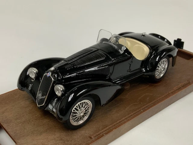 ALFA ROMEO 8C 2900 B LUNGO Bleu MINICHAMPS 1:43 de reference 436 12