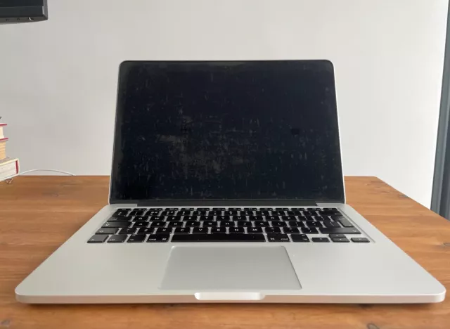 Apple MacBook Pro (13", Mid 2014, 128GB SSD, Intel Core i5 @ 2.60 GHz, 8GB RAM)
