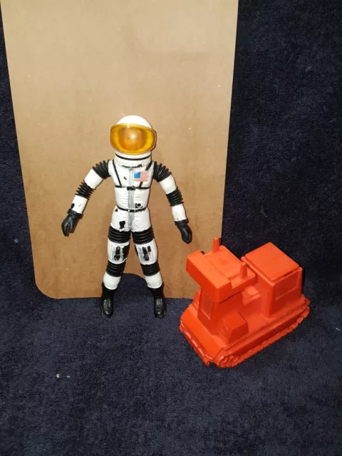1966 Mattel MAJOR MATT MASON action Figure w/HELMET & CAT TRAC