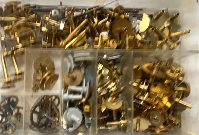 Job lot Dutch wall clock parts/ Various sizes Job lot Dutch wall clock parts/ Various sizes