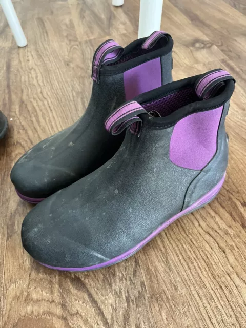 Noble outfitters ladies online muds