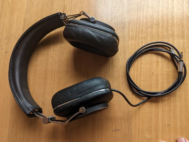 Bowers and wilkins top p7 wired