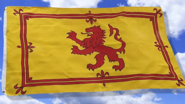 Scottish Rampart Lion Burns Night Large Flag of Scotland 5 Ft x 3 Ft Yellow Red