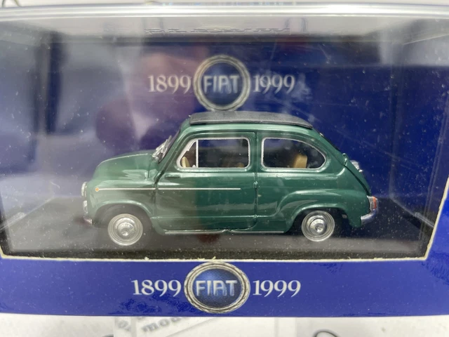 FIAT 600 D Transformable Fermée 1960 Vert Foncé 353 " R318-07 Brumm 1