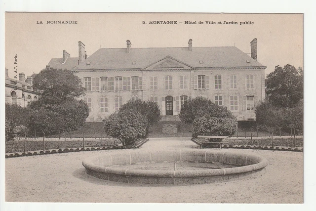 MORTAGNE - Orne - CPA 61 - Hotel de Ville et Jardin Public