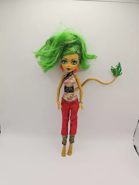 Monster High Jinafire Long Scaris City of Frights Doll