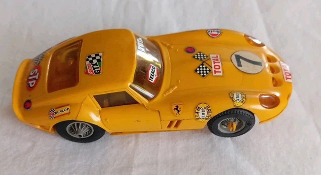 VOITURE DE CIRCUIT slot car FERRARI 250 GTO 1/24 EUR 140,00 - IT