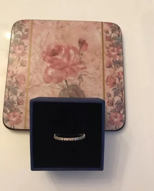 Silberfarbener Swarovski Ring Größe 52 / M mit rosa Steinen und Originaletikett