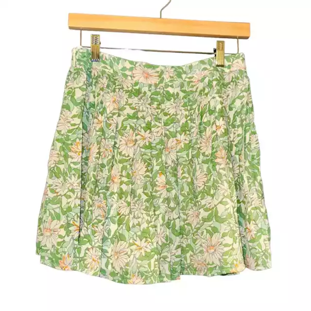 Lulus NWT Floral Pleated Mini Skirt with Daisies Size Medium Green and White 3