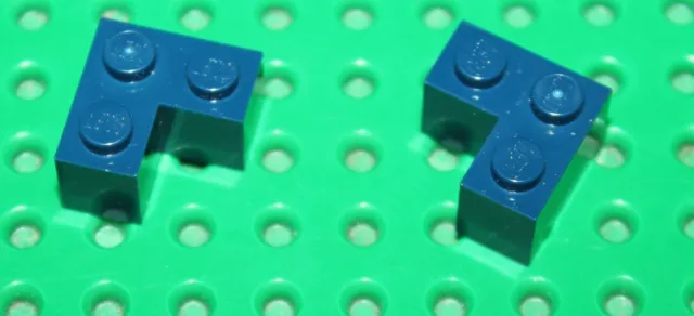 Lego 2 NavyBlue Brick 2x2 Corner ref 2357/set 7775 8635 10195 4762 10187 10218