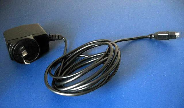 Blueprint 5V DC Mini USB Switching Regulated Power Adaptor Supply 550mA MOT-V3