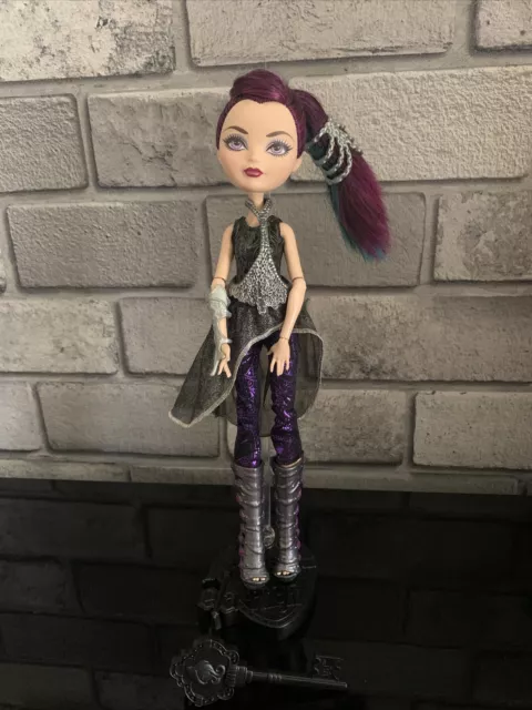 Dragon Games RAVEN QUEEN Daughter Doll Mattel EVER AFTER HIGH Doll 2015